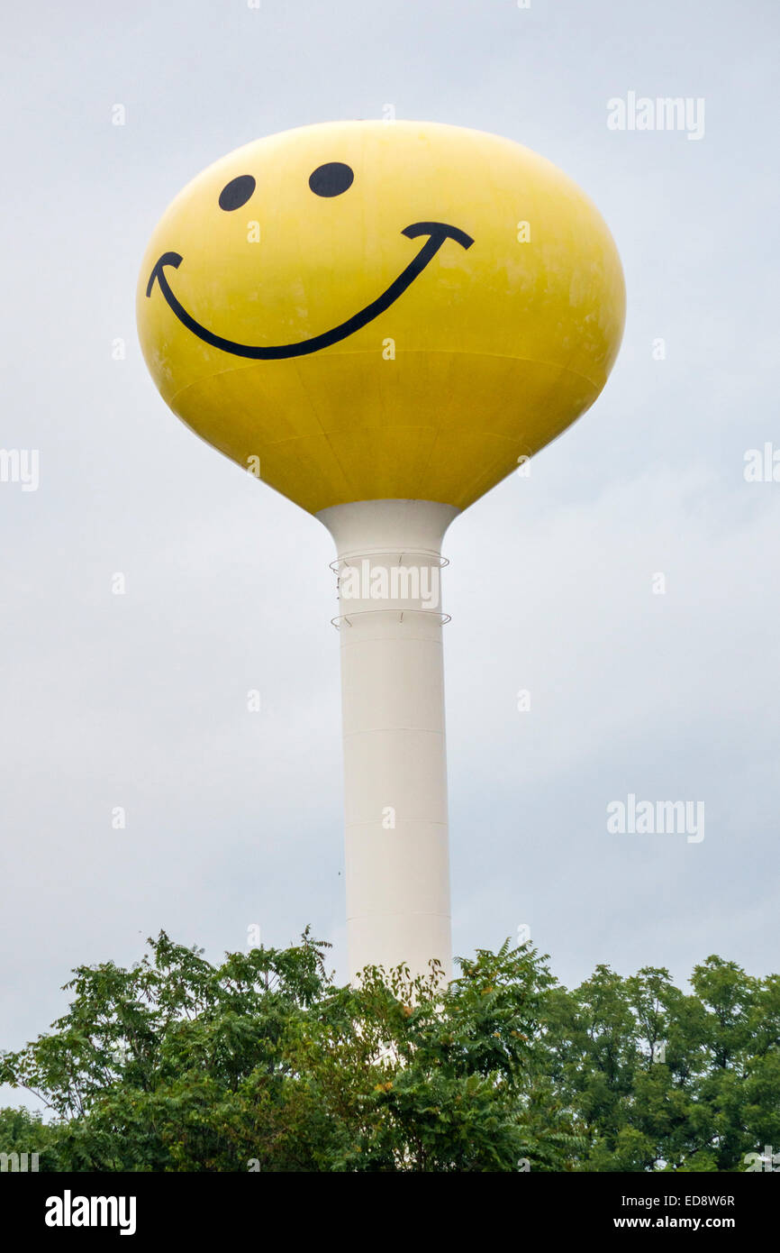 Illinois, Midwest, Atlanta, smiley face, Emoji, water tower, cloudy